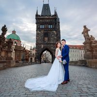 Connie & Fodo - Pre-Wedding photo shooting in Prague - Pre Wedding Photo From Charles Bridge