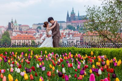 5 reasons why you need a pre-wedding photo shoot in Prague