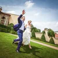 Christina & Leonid - Wedding in Vrtba Garden - Groom and Bride Running in Prague Garden
