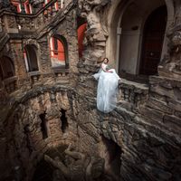 Connie & Fodo - Pre-Wedding photo shooting in Prague - Bride in Troja Castle