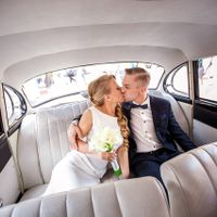 Ksenia & Mark - wedding ceremony in Old town Hall - Wedding Couple in the Car