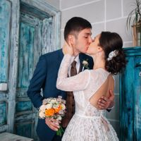 Natalie & Alex - wedding shooting in Ledeburg garden - Wedding Kiss in Prague Hotel