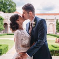 Natalie & Alex - wedding shooting in Ledeburg garden - Wedding Kiss in Prague Garden