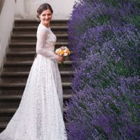 Natalie & Alex - wedding shooting in Ledeburg garden - Smiling Bride With Flowers