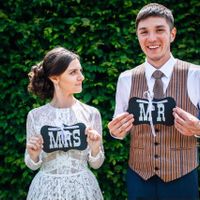 Natalie & Alex - wedding shooting in Ledeburg garden - Groom and Bride With Tabular