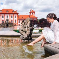 Natalie & Alex - wedding shooting in Ledeburg garden - Bride With Fountain in Prague