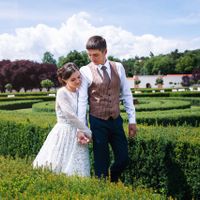 Natalie & Alex - wedding shooting in Ledeburg garden - Couple in Troja Castle