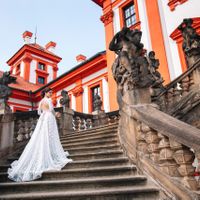 Natalie & Alex - wedding shooting in Ledeburg garden - Bride Portrait in Prague Castle